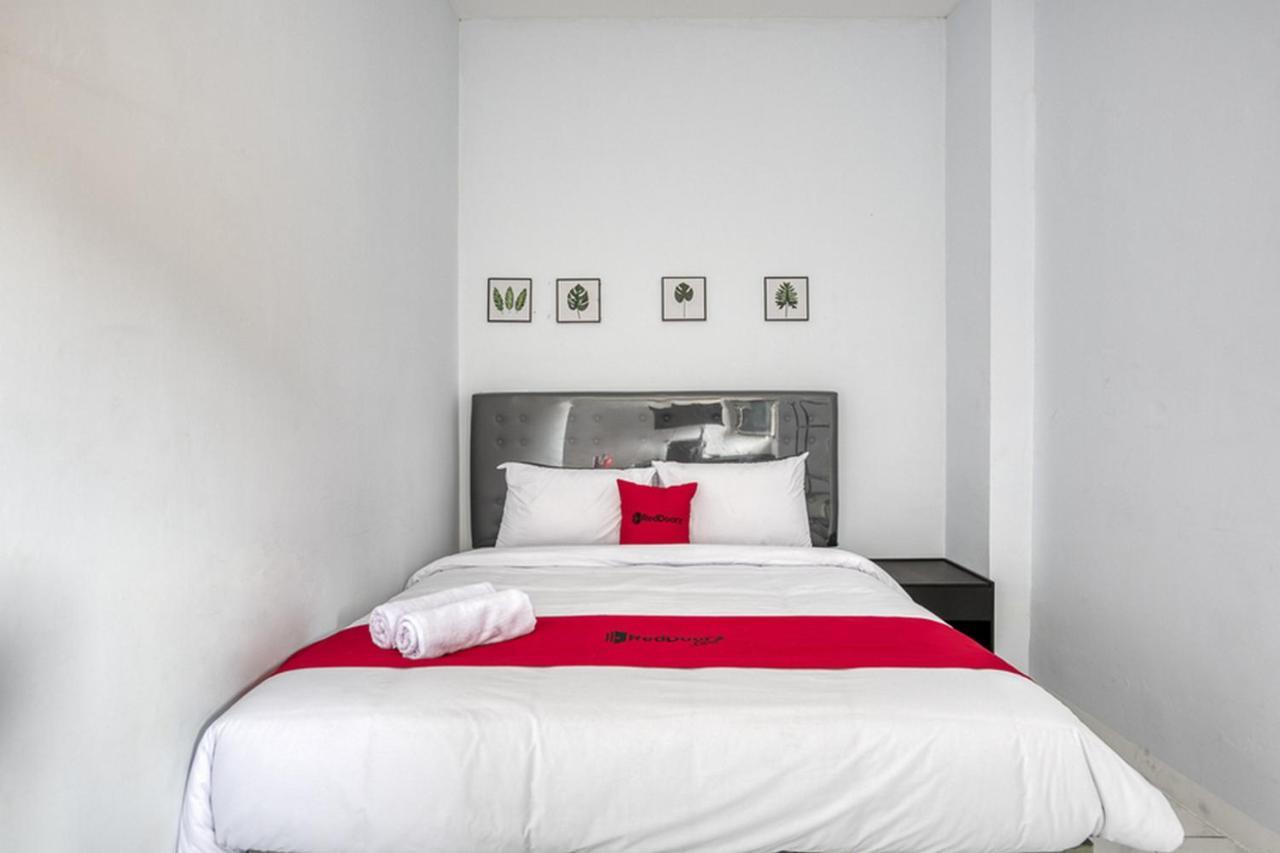 เรดดอร์ซ พลัส เนียร์ จาการ์ต้า โกตาสเตชั่น Hotel จาการ์ตา ภายนอก รูปภาพ