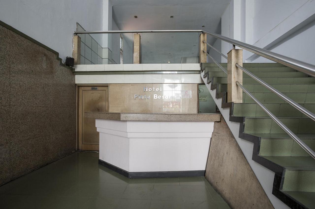 เรดดอร์ซ พลัส เนียร์ จาการ์ต้า โกตาสเตชั่น Hotel จาการ์ตา ภายนอก รูปภาพ